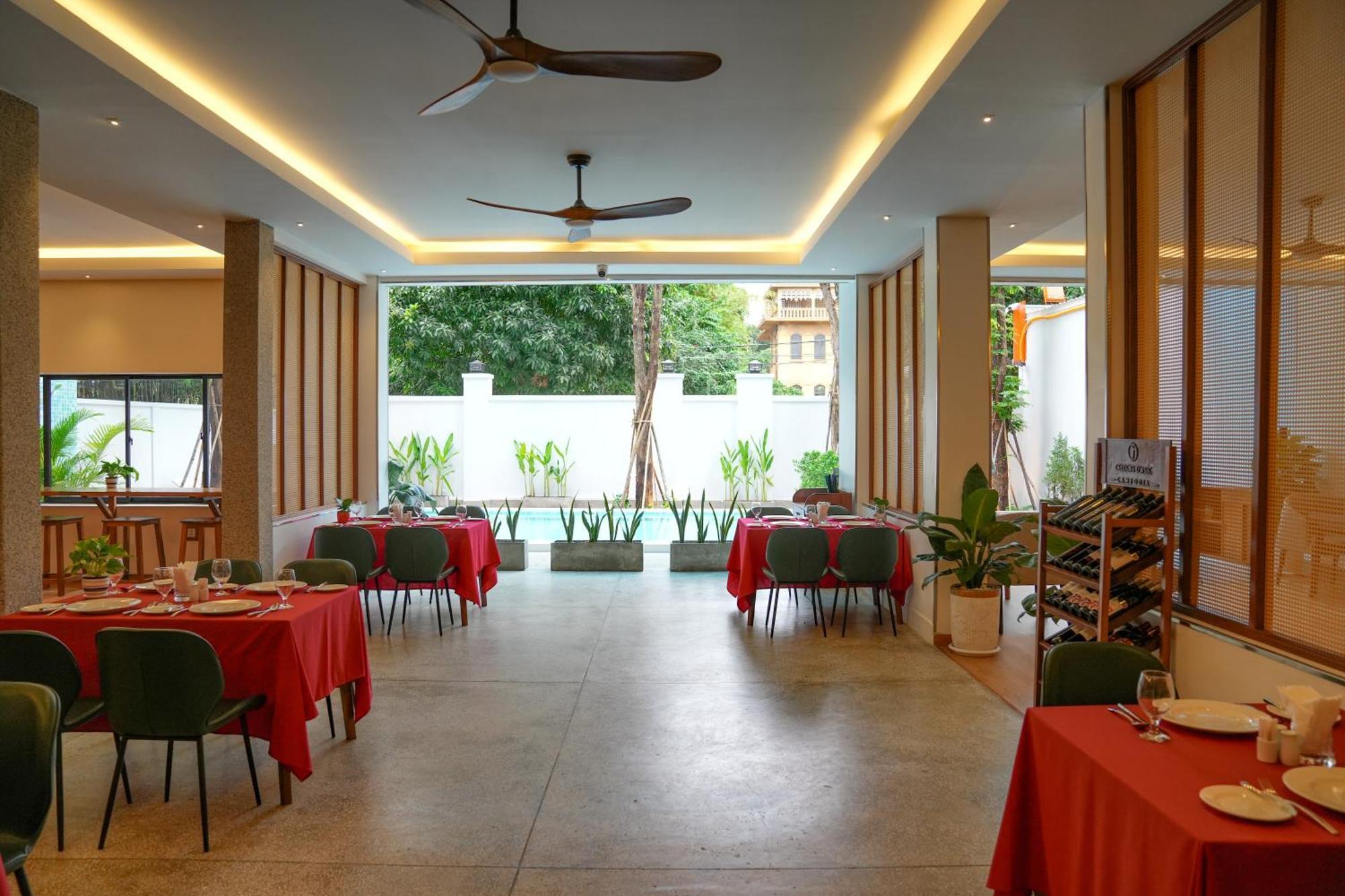 Smile Boutique By Ehm 4* พนมเปญ